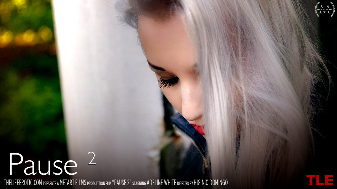 Pause 2 – Adelina White